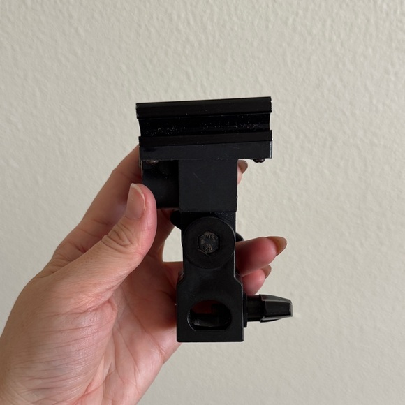 Universal Black VR Headset Mount - Picture 5 of 5